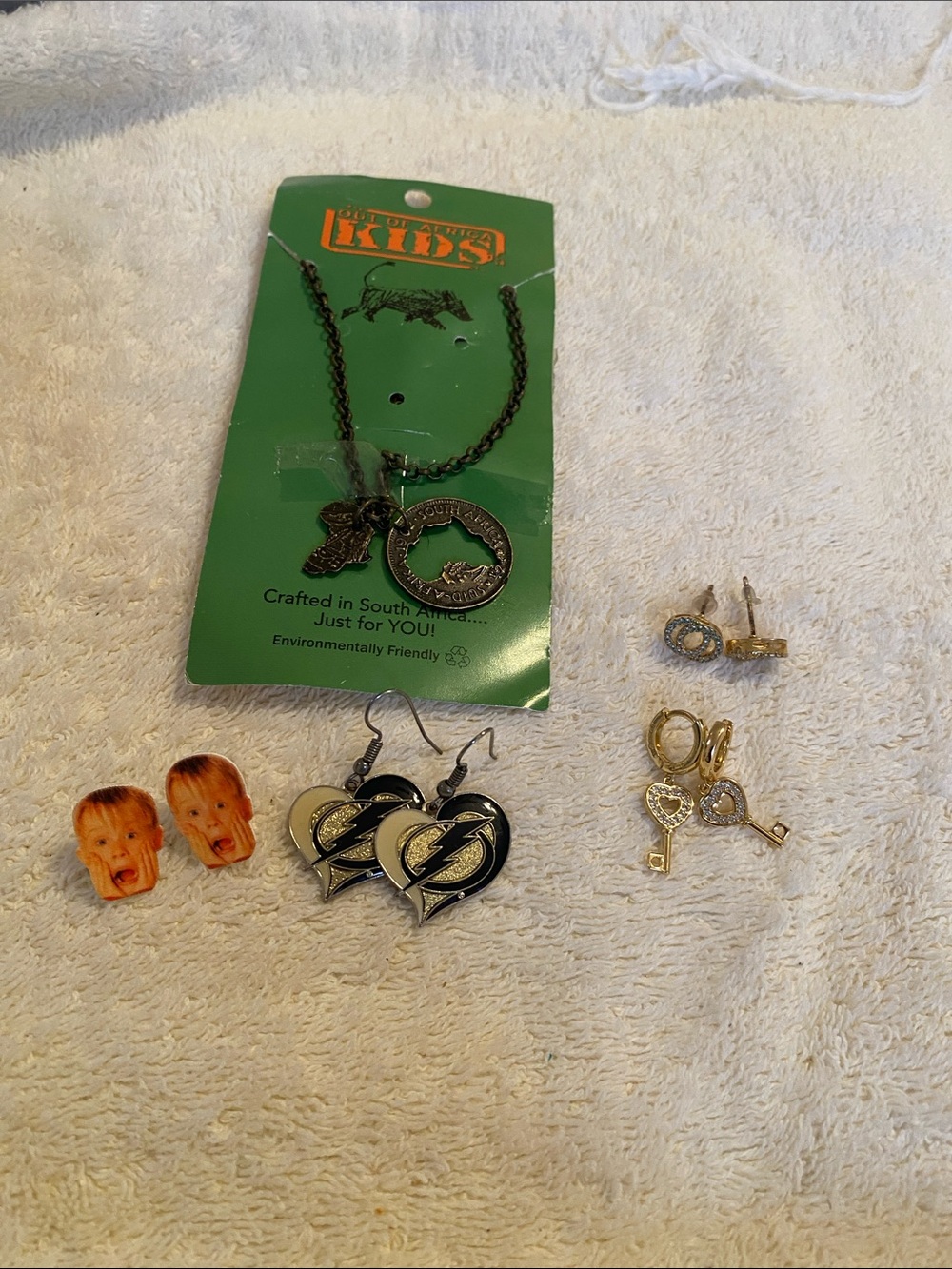 Children jewelry set with necklace and earrings